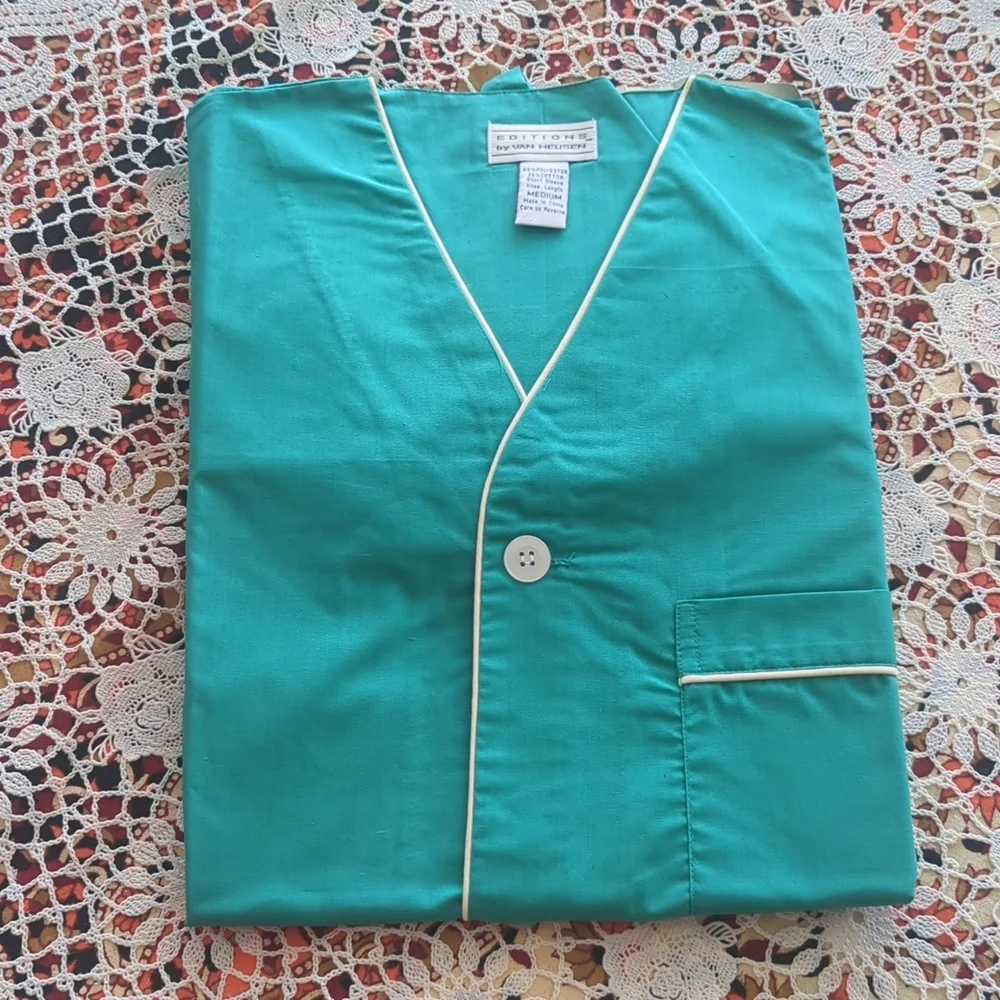 Editions by Van Huesen vintage 2 piece pajamas - Picture 2 of 8